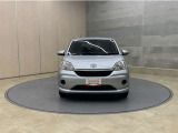 お車購入のポイントとなるフロントマスクです!かわいらしい目つきが印象的なデザインのヘッドランプです。
