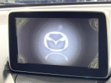 【マツダコネクトナビ】車内の雰囲気にマッチした一体型タイプのナビ。各種車輌設定やBluetooth再生等、様々な機能が楽しめます。直感的なダイヤル操作が可能で、使い勝手も良好です。