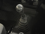 【5速マニュアル】走りの5速!今や数を減らしたマニュアル車です。よりリアルなクルマの&ldquo;操作&rdquo;、あなたも体験してみませんか?