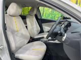 運転席シート廻りは使用感も少なく、良好な状態となっています。前オーナー様が丁寧に使っていたことがよくわかりますね。