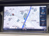 ●純正ナビ:一体感のあるナビは、高級感ある車内を演出してくれます。オーディオ機能も充実しておりますので、運転もより楽しめます♪