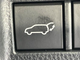 【パワーバックドア】スマートキーや運転席のボタンを押すだけでリアゲートが自動で開閉します!荷物を持っている時や、高い位置にあるバックドアを閉める際に便利な機能です♪