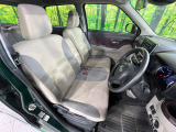 運転席シート廻りは使用感も少なく、良好な状態となっています。丁寧に使われていたことがよくわかりますね。