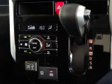 電動パーキングブレーキ・ブレーキホールドを装備してます。ホールド機能は信号待ちが多い一般道で疲労軽減になり、大好評です!