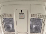 エアバッグ作動時や後突時、もしくは車内のSOSボタンを押した際に緊急通報オペレーターに連携し、救急・警察を手配します。更にオペレーターにも連携、お客様のご要望に応じてロードサービスの手配を行います。