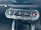 オリジナルサービスもついたMINI自動車保険も取り扱っております。MINI自動車保険にご加入いただくと、万一のトラブルを24時間365日サポートするエマージェンシー・サービスの〈プレミアム〉をご利用いただけます。