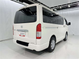 後ろから見ると車の印象も変わりますね♪