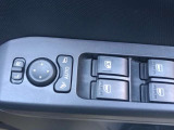●ドアロック連動オート格納ドアミラー●お出かけ先や立体駐車場での接触防止のリスクの軽減のほか車から離れてもドアロックの状態を確認できます