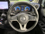 インテリアに合わせたデザインのステアリングは、運転される方のことも考え、運転しやすい形状、大きさです。是非一度、実際に触ってお確かめください。