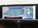 パノラミックビューモニター搭載。カメラで車両周囲の状況を映し出すため、狭い場所での駐車などに役立ちます。