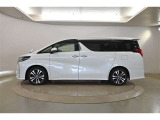 トヨタならではの「3つの安心」をセットにした『トヨタ認定中古車』です。「まるごとクリーニング」「車両検査証明書」「ロングラン保証」付き。