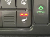 【シートヒーター】寒い日に重宝するシートヒーター!エアコンより早く温まってくれるので寒がりの人も安心ですね♪エアコンの温風は乾燥するから苦手、という方にもをおすすめです。