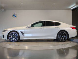 【拘りのFR】BMWが多く採用するFR車。ダイレクトでスポーティな加速感・シャープなハンドリングを実現。縦置きエンジンレイアウトにより、フラットで上質な乗り味です。