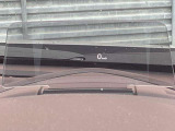 運転視界の遠方上方に虚像を投影することで前を見ながら情報の視認ができます。本当にドライバーが必要な情報を適切に伝え、楽しんで頂くことを考えた新世代装備です。※虚像は1.5m前方に浮かぶイメージです。