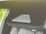 【トヨタセーフティセンス】走行中に前方の車両等を認識し、衝突しそうな時は警報とブレーキで衝突回避と被害軽減をアシスト。より安全にドライブをお楽しみいただけます。