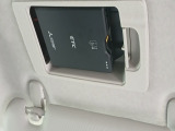 サンバイザーの裏に隠れるスマートインETC!