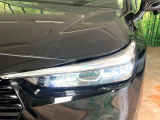 【LEDヘッドライト】悪天候や夜間走行時も良好な視界を確保し安心して運転できる高輝度LEDヘッドライトを装備!点灯速度が早く、消費電力も抑えられています。