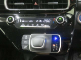 オートエアコン機能で、車内を自動的に、設定した温度に保ってくれます。
