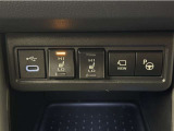 シートヒーター装備!エアコンに比べて暖まるスピードが速いので冬でも快適に過ごせます