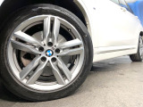 ●18インチアルミホイール:輸入車ならではの卓越した走りを支えるホイールと足回りです!日本車の走りに慣れている方にもぜひ体感して頂きたいほど、高いレベルでまとまっています!