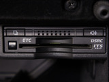 ★ETC(DSRC)が装備されています!!社外品とは違い収まりの良いデザインが人気!高速道路を利用する際は必需品ですよね!!ストレス無く料金所を通過出来ます!!