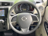 インテリアに合わせたデザインのステアリングは、運転される方のことも考え、運転しやすい形状、大きさです。是非一度、実際に触ってお確かめください。