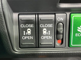 【両側パワースライドドア】スマートキーや運転席のスイッチで後席両側スライドドアの開閉が可能♪電動だから力を入れてドアを開ける必要が無く、小さなお子様でも簡単に開け閉めでき快適です♪