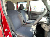 お車の販売と共に、自動車保険もご紹介しております。 弊社取り扱い会社と同じであれば日産独自のサービスもあります。