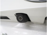 バックカメラが付いているので後方確認が非常にしやすいです。今や運転初心者も熟練者も必須装備!ついていて損はないですね♪