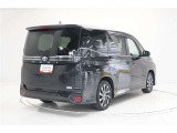 後続車から視認性の良いストップランプの配置で追突抑制になります。