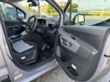 お忙しく実車確認できないお客様にも安心してご購入頂けるクオリティを目指しております。全国のプジョーディーラーで保証が受けられます。
