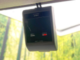 【ドライブレコーダー】ドライブレコーダー装備!走行中はもちろん、あおり運転や事故に遭遇した際、映像で記録し、万一のリスクに備えます。※記録用SDカードはお客様ご自身でご準備いただく必要があります。