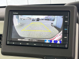 後方モニター表示でバック時の障害物もしっかり見えます!