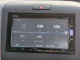 フルセグテレビ付きでニュースやドラマなど外出先でのチェックが可能です。安全運転のため停止してからの視聴をお願いします。