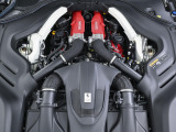 3.9L・V8ツインターボエンジンをフロントに搭載しております。