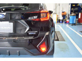 リヤフォグランプ標準装備です。悪天候時に後続車に自車位置を知らせます。誤後進防止装置&バックセンサー装備です。