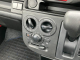 気温に合わせて直感的に操作することで、車内をいつでも快適に保てます。