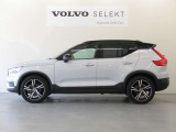 都市を駆け巡る本物のSUVとして、XC40は開発されました。スカンジナビアデザインの独創性と都会的な雰囲気を身にまとった、都市で生活するあなたのために作られた1台です。