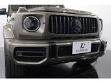 イリジウムグレー&times;ブラックスモーク仕様で軍用車両のゲレンデヴァーゲンを思わせる1台です。
