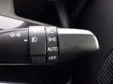 【オートライト】車外の明るさに応じて、自動的にライトの点灯・消灯をしてくれます。
