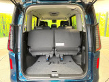 普段のお買い物や通勤、送迎等に十分な荷室スペースを確保しております。セカンドシートを倒すと、大きな荷物の積載も可能です♪