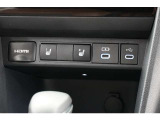 寒い日はすぐにあたたかくなるシートヒーターは重宝します。暖房を控えめにすることで燃費の向上にもなります。車内の空気が汚れたり乾燥したりする心配も減ります。