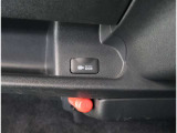 当店は大型整備工場も併設しております。購入後の車検やオイル交換などメンテナンスはもちろん、アフターサービスは当店にお任せください!