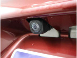 バックカメラが付いているので後方確認が非常にしやすいです。今や運転初心者も熟練者も必須装備!ついていて損はないですね♪