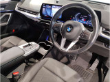 ☆センターパネルを運転席側に僅かに傾けたBMW独特のインパネ☆【駆け抜ける歓び】はここからもスタートしております☆