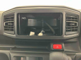 たとえばダイハツのお店にある、たくさんのスマアシ搭載車は、正常に作動する事をしっかり確認します。