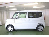 両側パワースライドドア付きだから、狭い駐車スペースなどでの 乗り降りラクラク!小さなお子さまのいるご家庭には嬉しい装備。