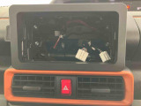 たとえばダイハツのお店にある、たくさんのスマアシ搭載車は、正常に作動する事をしっかり確認します。