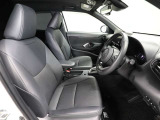 ゆったり室内で運転もしやすいです♪使い勝手の良い配置も考えられています!!