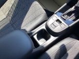 運転席と助手席の間にドリンクホルダーがあるので飲み物の置き場に困ることは少なくなりますね!